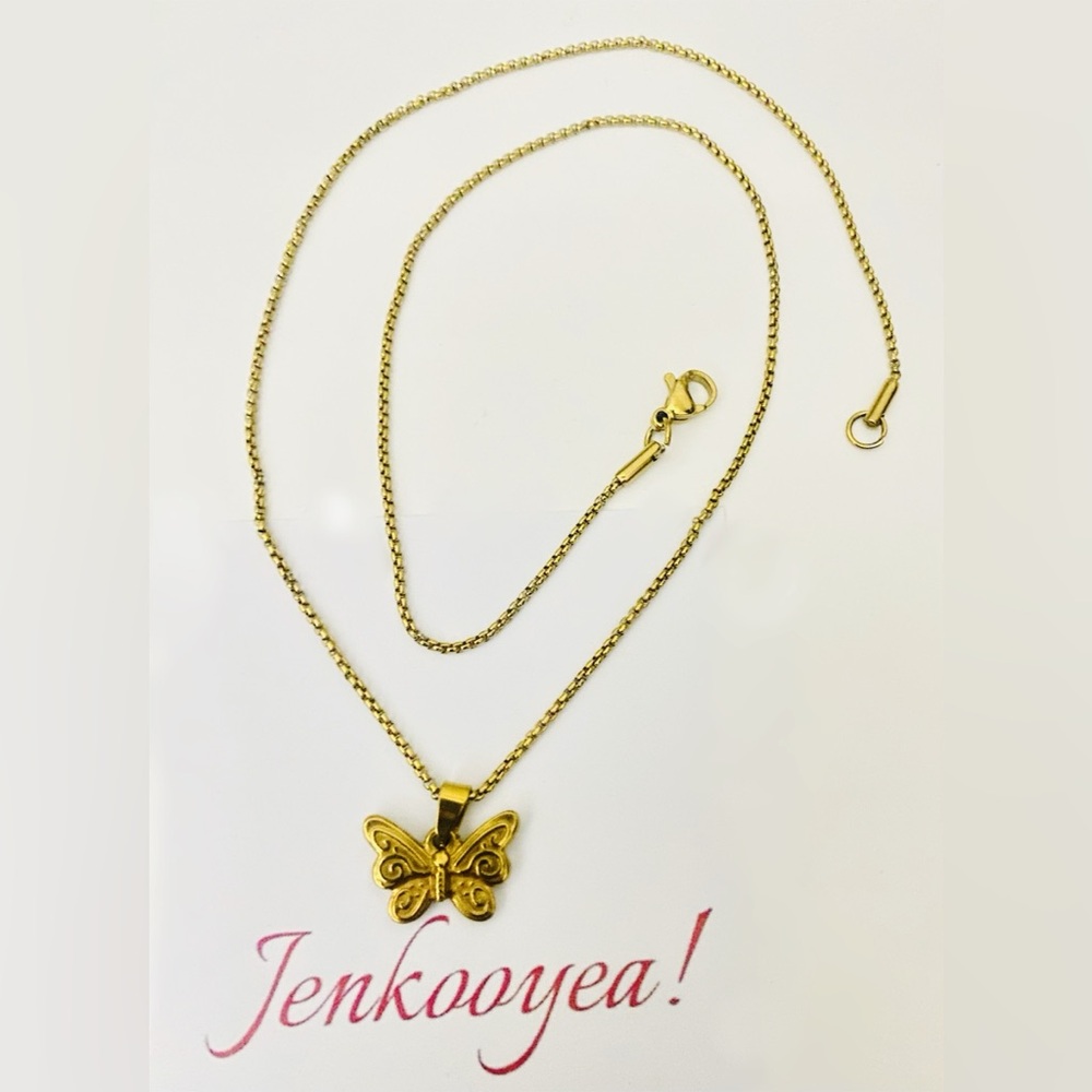 Gold Butterfly Pendant Necklace